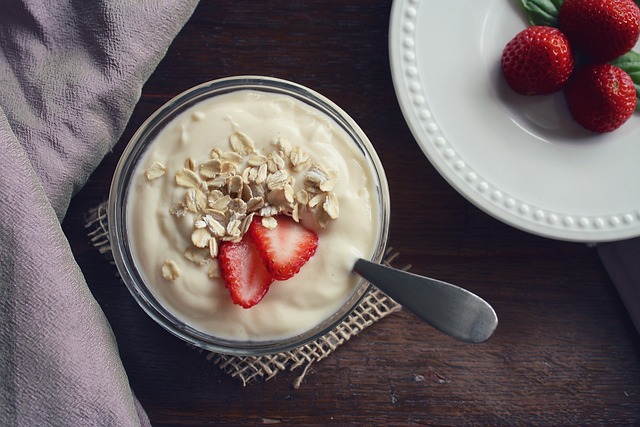 Czy można jeść codziennie jogurt naturalny? Czy można jeść codziennie jogurt naturalny?