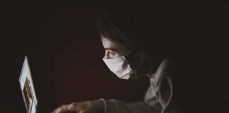 W jakiej odległości ołów od haczyka?